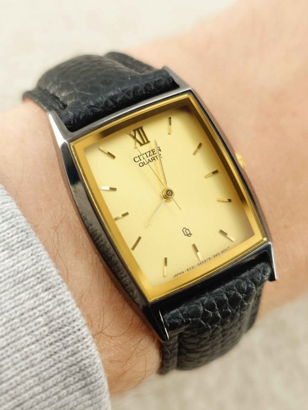 Citizen Unisex Quartz Watch 6031 Tank Two Tone Vintage JDM 26mm New Battery